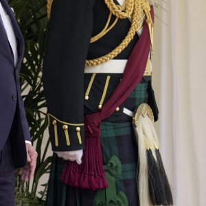 Le roi Charles III d'Angleterre reçoit le président américain Joe Biden lors d'une cérémonie de bienvenue dans le quadrilatère du château de Windsor, dans le Berkshire, Royaume Uni, le 10 juillet 2023, lors de la visite du président Biden au Royaume-Uni. 