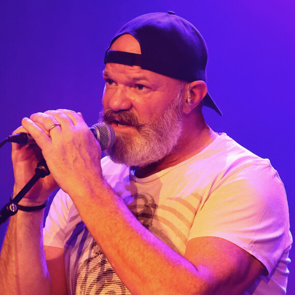 Exclusif - Ouverture du "Festival des fous rires de Bordeaux" - Philippe Etchebest et de son groupe de rock "Chef and the Gang" le 19 Mars 2023. Patrick Bernard-Fabien Cottereau/BESTIMAGE 