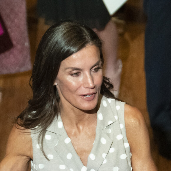 Et ses muscles étaient impressionnants dans sa robe. 
Letizia d'Espagne - Remise des décorations de La Caixa au Caixaforum, Madrid, Espagne, 12 juillet 2023.