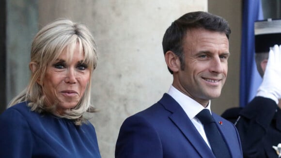 Brigitte Macron ultra élégante en bleu-nuit et demi-queue avant les festivités du 14 juillet