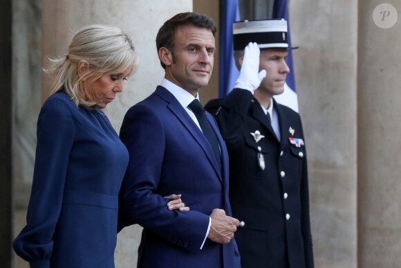 Le président de la république française, Emmanuel Macron et sa femme la première dame, Brigitte Macron recoivent pour un dîner le Premier ministre de la République de l'Inde, Narendra Modi, au palais présidentiel de l'Elysée, à Paris, France, le 13 juillet 2023. © Stéphane Lemouton/Bestimage