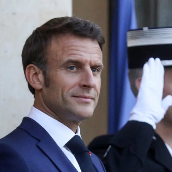 Le président de la république française, Emmanuel Macron et sa femme la première dame, Brigitte Macron recoivent pour un dîner le Premier ministre de la République de l'Inde, Narendra Modi, au palais présidentiel de l'Elysée, à Paris, France, le 13 juillet 2023. © Stéphane Lemouton/Bestimage