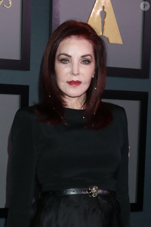 Ce vendredi, "TMZ" vient de dévoiler les causes de son décès.
Priscilla Presley au photocall des "13th Governors Awards" à Century City. © Kay Blake/Zuma Press/Bestimage 