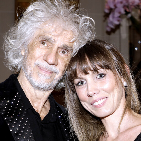 Il a épousé Laetitia en 2021
Louis Bertignac et sa femme Laetitia Brichet lors de la soirée des "Stéthos d'or 2023" à l'hôtel Four Seasons George V à Paris. © Cédric Perrin / Bestimage