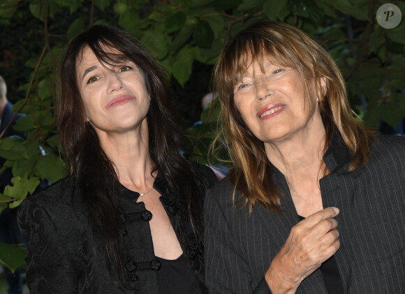 Charlotte Gainsbourg et sa mère Jane Birkin - Photocall du film "Jane par Charlotte" lors du 14ème Festival du Film Francophone d'Angoulême. Le 27 août 2021 © Coadic Guirec / Bestimage