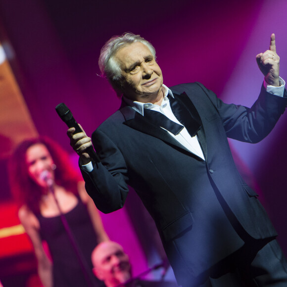 Une remarque qui n'est pas du tout passée et qui a stoppé net la relation entre Michel Sardou et Nicolas Sarkozy.
Exclusif - Michel Sardou - Ultime concert de Michel Sardou pour la dernière date de son spectacle "La dernière danse" à la Seine Musicale à Boulogne-Billancourt le 12 avril 2018. Le chanteur a rassemblé plus de 400 000 spectateurs pour une tournée de 82 concerts. © Pierre Perusseau/Bestimage 