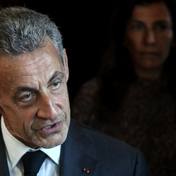 L'ancien président français Nicolas Sarkozy quitte le palais de justice du procès en appel d'une affaire de corruption au palais de justice de Paris le 17 mai 2023. © Stéphane Lemouton / Bestimage 