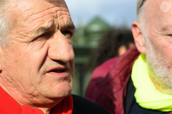 Jean Lassalle, candidat du parti "Résistons !" à l'élection présidentielle 2022, lors d'un rassemblement sur la place de la Bastille à Paris, France, le 7 avril 2022. © Federico Pestellini/Panoramic/Bestimage 