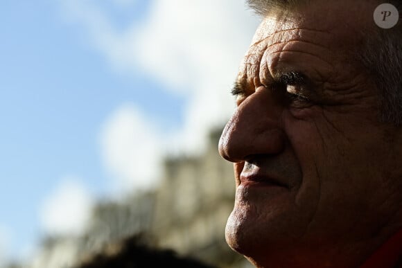 Jean Lassalle, candidat du parti "Résistons !" à l'élection présidentielle 2022, lors d'un rassemblement sur la place de la Bastille à Paris, France, le 7 avril 2022. © Federico Pestellini/Panoramic/Bestimage 