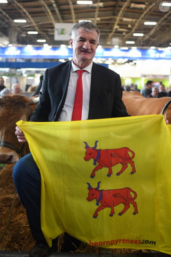 Jean Lassalle assiste à la 59ème édition du salon de l'agriculture au parc des expositions de la porte de Versailles à Paris, France, le 2 mars 2023. © Lionel Urman/Bestimage