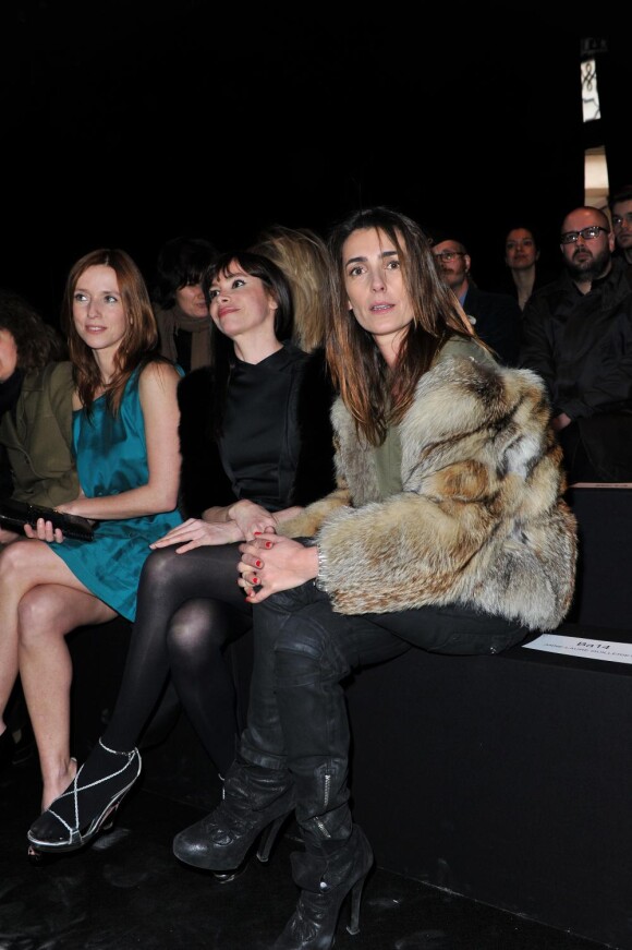 Lea Drucker, Fréderique Lopez, Mlle Agnes lors du défilé Rochas à Paris le 3/03/10
