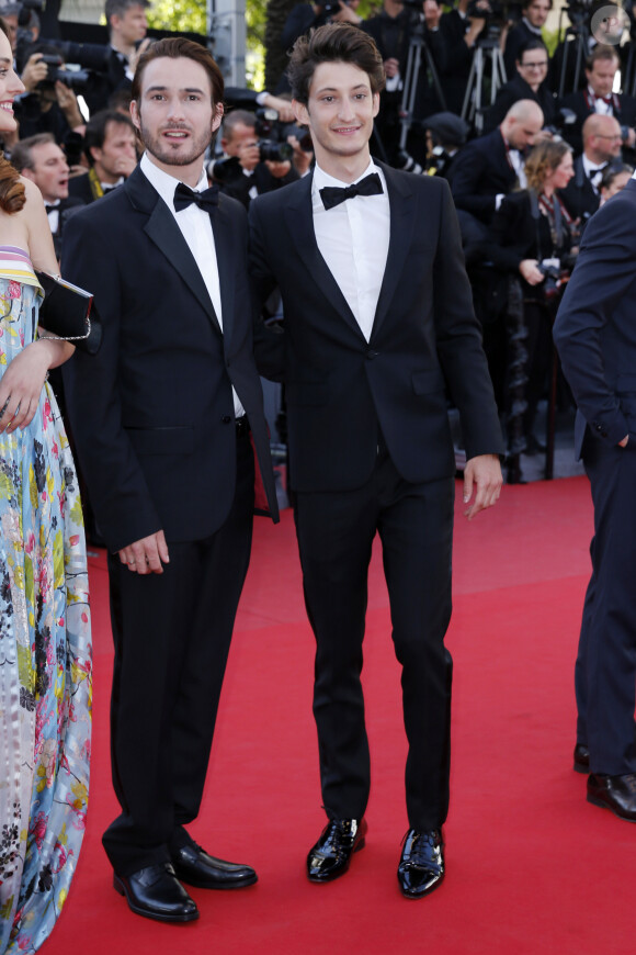 Brice Hillairet et Pierre Niney (montre Star classique Montblanc) - Montee des marches du film "Blood Ties" lors du 66eme Festival du film de Cannes, le 20 mai 2013. 