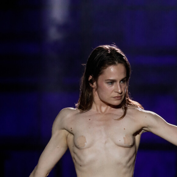 Cette émission exceptionnelle sera diffusée en prime time le mardi 25 juillet 2023
Exclusif - Christine and the Queens (Redcar) - Enregistrement de l'émission "Paris 2024 le concert événement...dans un an les jeux" sur le parvis de l'Hôtel de Ville de Paris, diffusée le 25 juillet sur France 2 à 21h10. Le 3 juillet 2023 © Tiziano Da Silva-Christophe Clovis / Bestimage