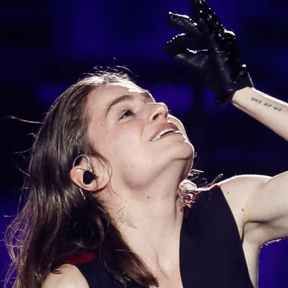 Exclusif - Christine and the Queens (Redcar) - Enregistrement de l'émission "Paris 2024 le concert événement...dans un an les jeux" sur le parvis de l'Hôtel de Ville de Paris, diffusée le 25 juillet sur France 2 à 21h10. Le 3 juillet 2023 © Tiziano Da Silva-Christophe Clovis / Bestimage