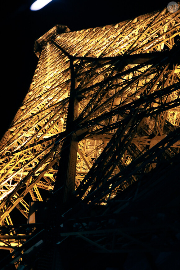 Exclusif - Illustration Tour Eiffel - Enregistrement de l'émission "Paris 2024 le concert événement...dans un an les jeux" à la Tour Eiffel à Paris, et diffusée le 25 juillet sur France 2 © Christophe Clovis / Bestimage