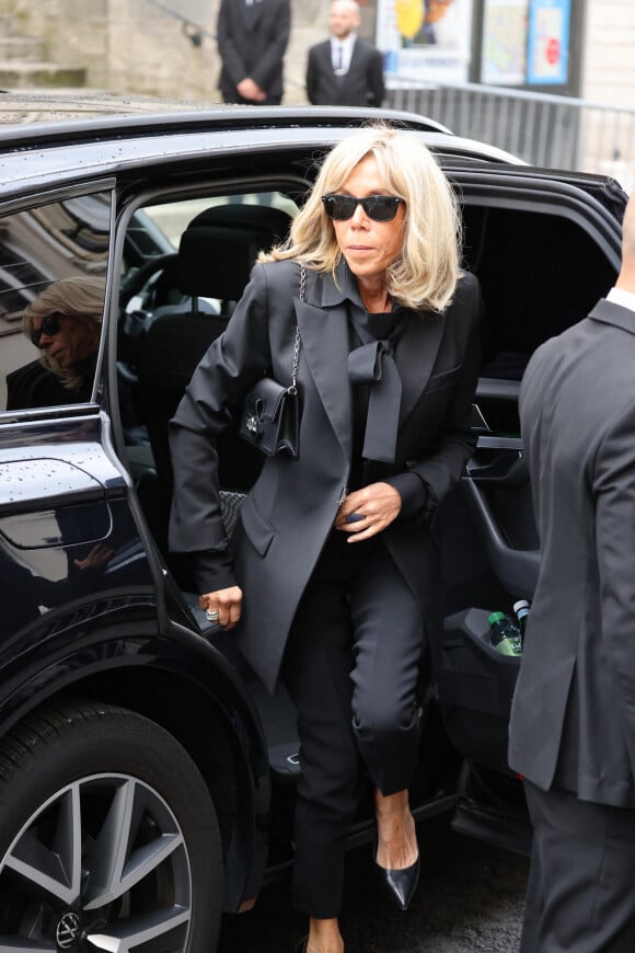 Brigitte Macron - Arrivées des célébrités aux obsèques de Jane Birkin en l'église Saint-Roch à Paris. Le 24 juillet 2023 © Jacovides-KD Niko / Bestimage 