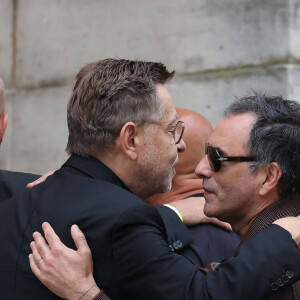 Olivier Gluzman et Samuel Benchetrit - Arrivées des célébrités aux obsèques de Jane Birkin en l'église Saint-Roch à Paris. Le 24 juillet 2023 © Jacovides-KD Niko / Bestimage 