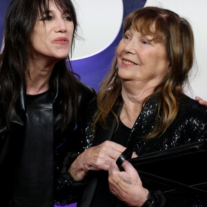 Et était très triste ! 
Charlotte Gainsbourg et sa mère Jane Birkin au photocall de la 48ème cérémonie des César à l'Olympia à Paris le 24 février 2023 © Dominique Jacovides / Olivier Borde / Bestimage 