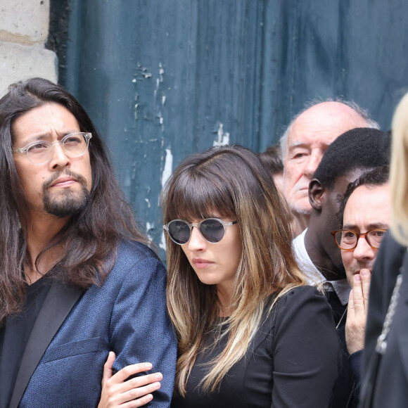Lucien Gainsbourg (Lulu) et sa compagne, Brigitte Macron - Sorties des célébrités aux obsèques de Jane Birkin en l'église Saint-Roch à Paris. Le 24 juillet 2023 © Jacovides-KD Niko / Bestimage 