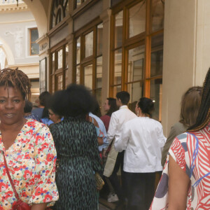 Exclusif - Catherine Ceylac, Princesse Erika lors de la soirée Focus Cameroun 2, un voyage culturel, par Nathalie Garçon à la Galerie Vivienne à Paris le 10 juillet 2023. Imaginé avec l'ambassade du Cameroun à Paris et le théâtre de la ville de Paris. C'est un happening mêlant plusieurs artistes et créateurs : du design, de la coiffure, de la danse, de l'art urbain, de la mode.... © Jack Tribeca / Bestimage 