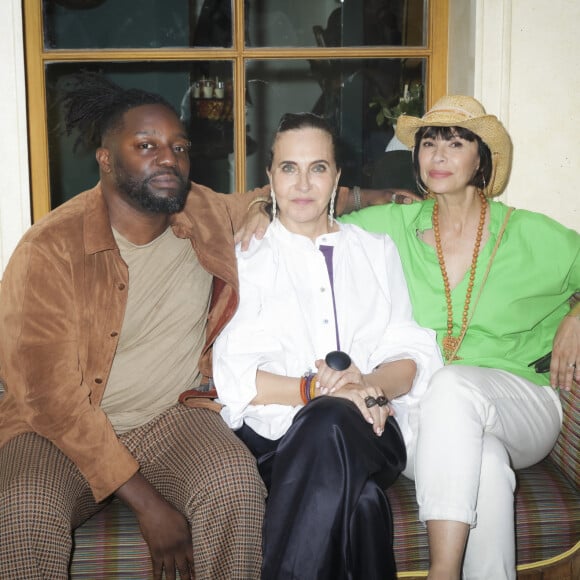 Exclusif - Sly Johnson, Nathalie Garçon, Mathilda May lors de la soirée Focus Cameroun 2, un voyage culturel, par Nathalie Garçon à la Galerie Vivienne à Paris le 10 juillet 2023. Imaginé avec l'ambassade du Cameroun à Paris et le théâtre de la ville de Paris. C'est un happening mêlant plusieurs artistes et créateurs : du design, de la coiffure, de la danse, de l'art urbain, de la mode.... © Jack Tribeca / Bestimage 