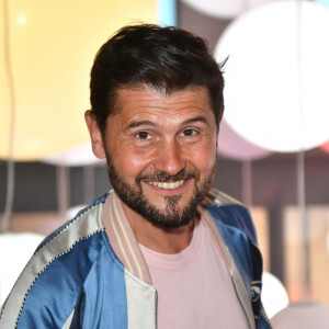 En cause : des soucis logistiques alors qu'il partait pour Corfou avec son mari Ghislain, dans le cadre du début de leurs vacances d'été.
Christophe Beaugrand - Inauguration du Paradox Museum à Paris le 13 juin 2023. Nos musées (Le Paradox Museum est également présent à Miami, Oslo et Stockholm, Limassol et Barcelone) sont des expériences qui font chavirer les esprits, des trompe-l'oeil et des expériences fantastiquement amusantes". © Veeren/Bestimage
