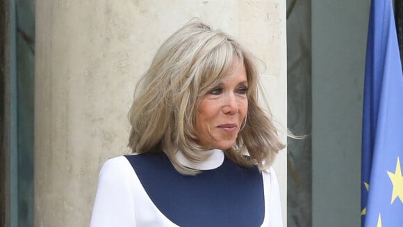 PHOTOS Brigitte Macron épatante en talons hauts, la Première dame au sommet du chic pour accueillir Jill Biden !