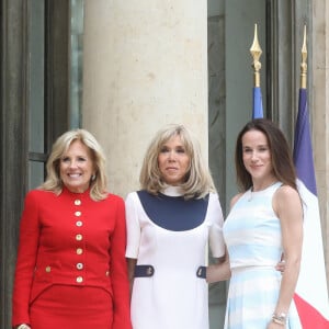 Même au beau milieu des vacances d'été 2023 !
Brigitte Macron reçoit Jill Biden et sa fille Ashley Biden à l'occasion de sa venue en France pour la réintégration des Etats-Unis d'Amérique à l'UNESCO, le 25 juillet 2023, au Palais de l'Elysée. © Stéphane Lemouton / Bestimage