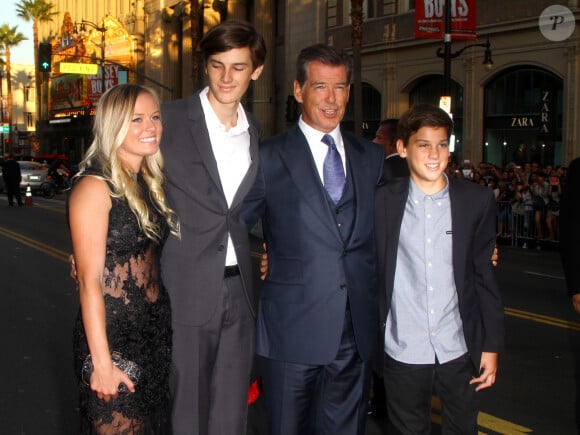 Pierce Brosnan, Dylan Thomas Brosnan et Charlotte Brosnan - Avant-première du film "November Man" à Hollywood, le 13 août 2014.