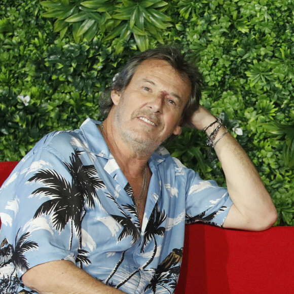 Jean-Luc Reichmann est un homme amoureux.
Jean-Luc Reichmann au photocall de la série "Leo Mattei, Brigade des mineurs" lors du 62ème Festival de Télévision de Monte-Carlo, à Monaco. © Denis Guignebourg/BestImage