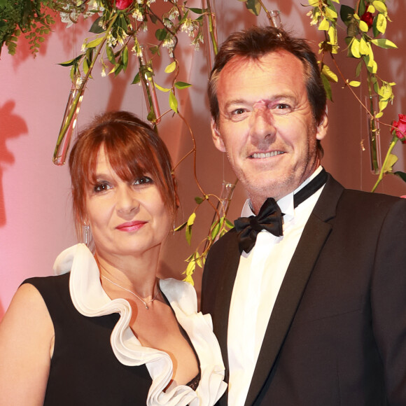 En couple depuis plus de 20 ans, sa compagne Nathalie Lecoultre et lui se font discrets.
Jean-Luc Reichmann et sa femme Nathalie - Gala du 75ème Grand Prix de Monaco. © Claudia Albuquerque/Bestimage