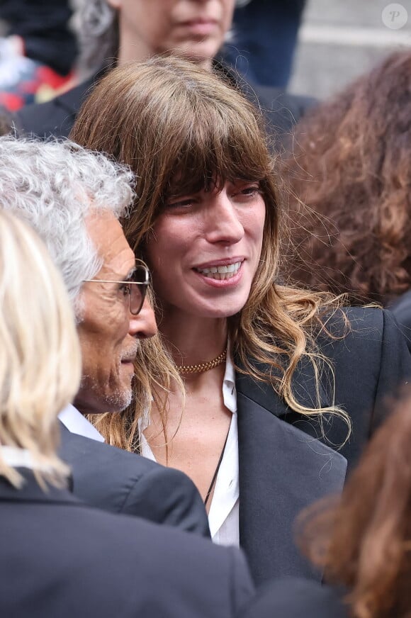 Nagui, Lou Doillon - Sorties des célébrités aux obsèques de Jane Birkin en l'église Saint-Roch à Paris. Le 24 juillet 2023 © Jacovides-KD Niko / Bestimage 