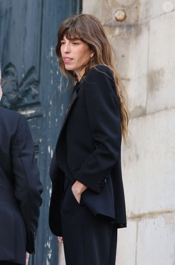 Lou Doillon - Arrivées des célébrités aux obsèques de Jane Birkin en l'église Saint-Roch à Paris. Le 24 juillet 2023 © Jacovides-KD Niko / Bestimage 