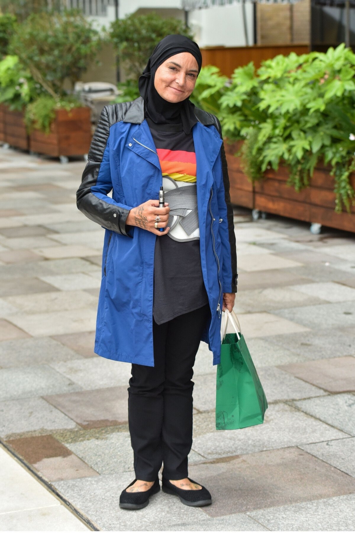 photo-sinead-o-connor-quitte-les-studios-de-l-mission-good-morning