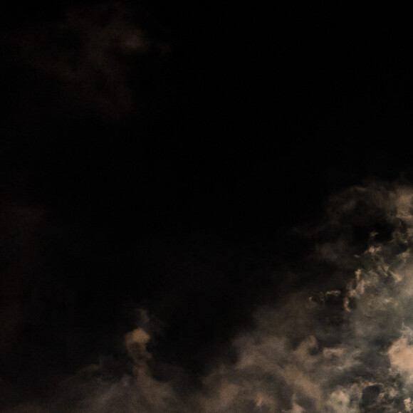 Illustration du feu d'artifice du 14 juillet à la Tour Eiffel à Paris, depuis le Champ de Mars. Le 14 juillet 2022 © Tiziano Da Silva-Pierre Perusseau / Bestimage  Illustration of the July 14 fireworks display at the Eiffel Tower in Paris. On July 14th 2022 