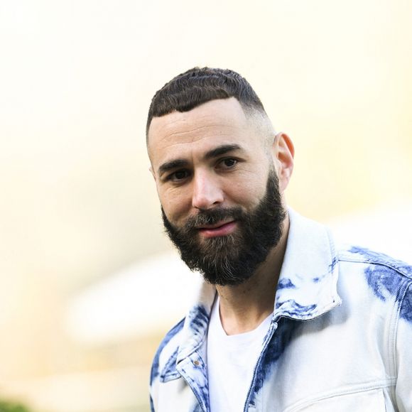 Il a signé un très juteux contrat avec sa nouvelle équipe.
Karim Benzema - Arrivée des joueurs de l'équipe de France à Clairefontaine, le 14 novembre 2022. 