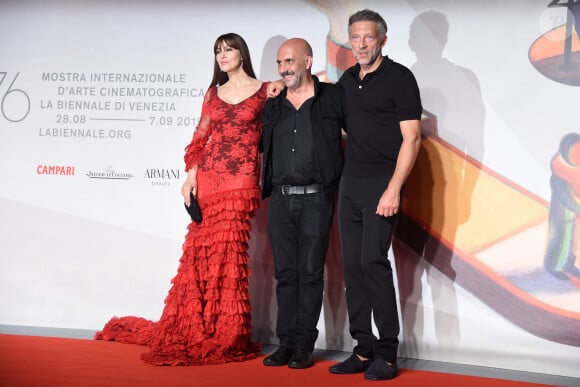 Monica Bellucci, Gaspar Noé et Vincent Cassel lors de la projection du film "Irreversible" pendant le76ème Festival du Film de Venise la Mostra à Venise en Italie le 31 août 2019.