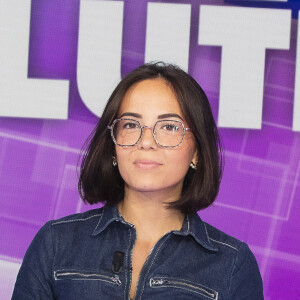 Agathe Auproux n'a pas caché être plongée dans le chagrin depuis cette annonce. "J'ai le coeur en mille morceaux. Je ne veux parler à personne sauf à des gens qui ont opté pour la radiothérapie/chimio pour leur chat, comment ça s'est passé etc..."
Exclusif - Agathe Auproux présente l'émission "1 jeune, 1 solution" sur C8 pour aider les jeunes à trouver un emploi. La première a été diffusée le 10 septembre 2021. © Jack Tribeca / Bestimage