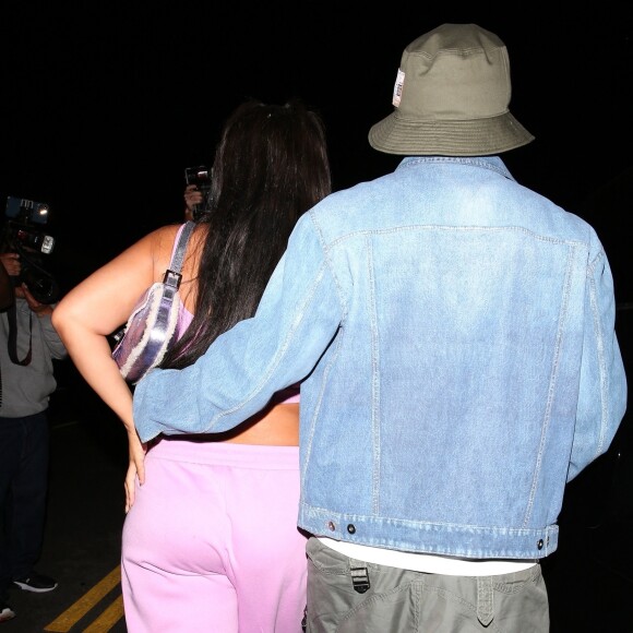 Rihanna et A$AP Rocky vont bientôt être parents de leur deuxième enfant.
Rihanna et A$AP Rocky quittant le restaurant Giorgio Baldi après un dîner romantique à Santa Mocnica. ©Bestimage
