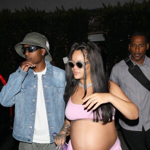 Rihanna et A$AP Rocky quittant le restaurant Giorgio Baldi après un dîner romantique à Santa Mocnica. ©Bestimage