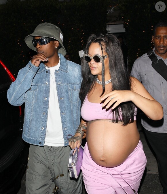 Rihanna et A$AP Rocky quittant le restaurant Giorgio Baldi après un dîner romantique à Santa Mocnica. ©Bestimage