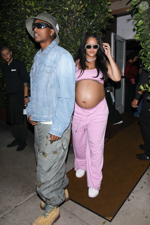 Rihanna et A$AP Rocky quittant le restaurant Giorgio Baldi après un dîner romantique à Santa Mocnica. ©Bestimage
