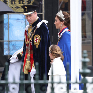 L'été n'est jamais de tout repos pour les membres de la famille royale britannique.
Le prince William, prince de Galles, Catherine (Kate) Middleton, princesse de Galles, la princesse Charlotte de Galles, le prince Louis de Galles lors de la cérémonie de couronnement du roi d'Angleterre à Londres