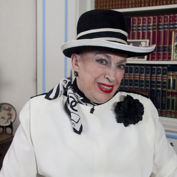 Exclusif : Geneviève de Fontenay dans son appartement de Saint Cloud