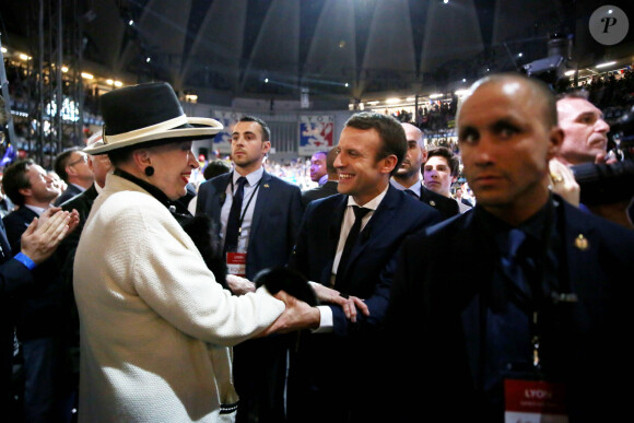 Exclusif - Geneviéve de Fontenay et Emmanuel Macron - People au meeting de Emmanuel Macron (candidat de ''En marche !'' pour l'élection présidentielle 2017) au Palais des Sports de Lyon le 4 février 2017. © Dominique Jacovides - Sébastien Valiela / Bestimage 