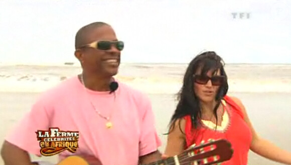 Francky Vincent et Mickaël Vendetta ont partagé un moment sur une plage d'Afrique du Sud avec Miss Dominique et Karine Dupray.