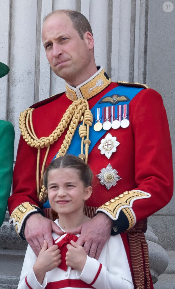 Le prince William de Galles et la princesse Charlotte de Galles sur le balcon du palais de Buckingham lors du défilé "Trooping the Colour" à Londres, le 17 juin 2023.