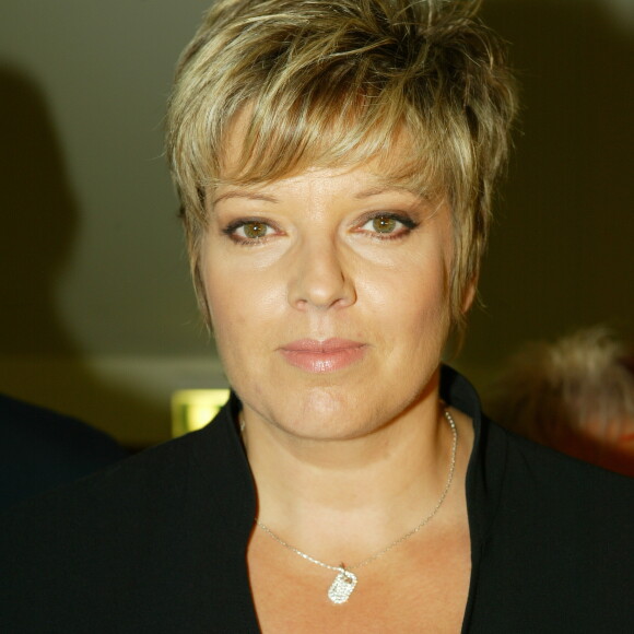 Archives - Laurence Boccolini lors de la première '''Demoiselles de Rochefort'' à Paris, le 2 octobre 2003.
