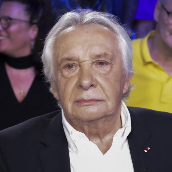 C'est à Ramatuelle, qu'elle est actuellement auprès de son père, Romain Sardou, sa belle-mère Kym Thiriot, et son petit frère Victor.
Exclusif - Michel Sardou sur le plateau de l'émission Touche pas à mon poste (TPMP) présentée en direct par C.Hanouna et diffusée sur C8 le 29 août 2022. © Jack Tribeca / Bestimage 
