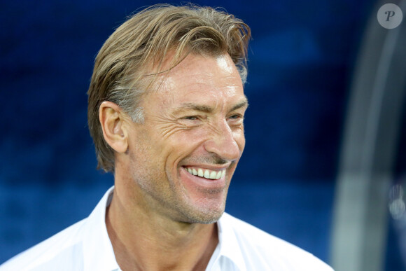 Dans l'émission "Signatures" de Fair Play, Hervé Renard s'est confié sur cette époque désormais révolue.
Le sélectionneur du Maroc Hervé Renard lors du match de coupe du monde opposant l'Espagne au Maroc au stade Kaliningrad à Kaliningrad, Russie, le 25 juin 2018. Le match s'est terminé par un match nul 2-2.